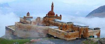 İshak Paşa Sarayı Camisi İbadete Açıldı