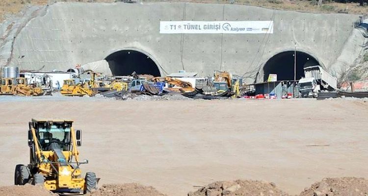Çanakkale-İzmir karayolu yeni tünellerle 5 dakikaya inecek