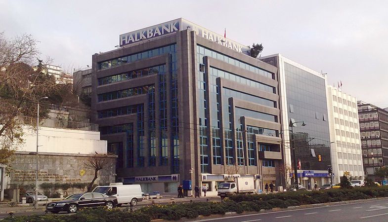 Salıpazarı'ndaki Halkbank Binası Otel Oluyor
