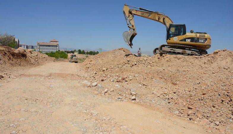 Malatya’da Yeni Yol Açma Çalışmaları Devam Ediyor!