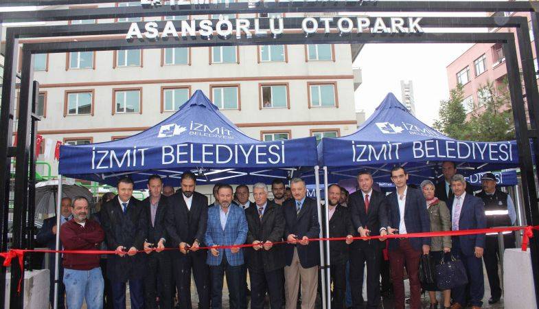 İzmit’e Asansörlü Otopark!