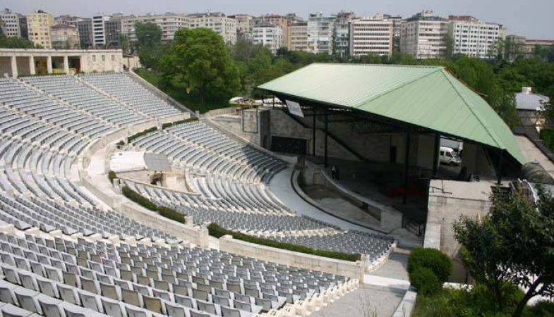 Harbiye Açıkhava’nın Üstü Kapatılıyor