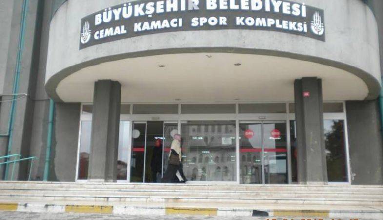 Okmeydanı Cemal Kamacı Spor Kompleksi Yıkılıyor